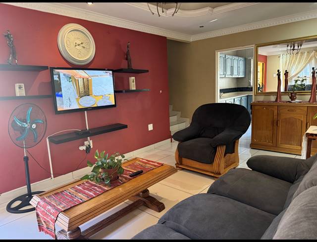 3 BEDROOM FREEHOLD FOR SALE IN HILLARY